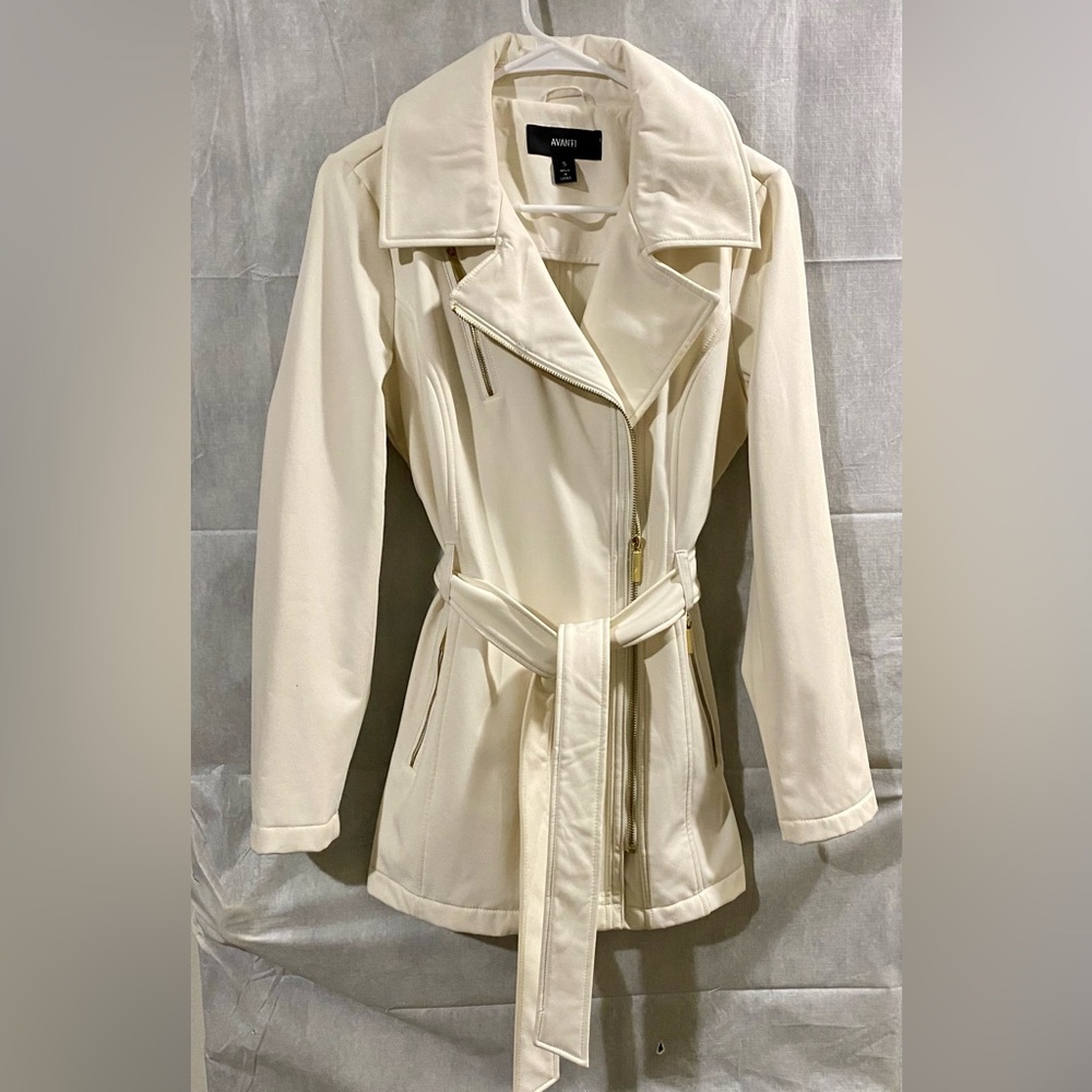 Cream Jacket with collar and tie & gold hardware in Small
